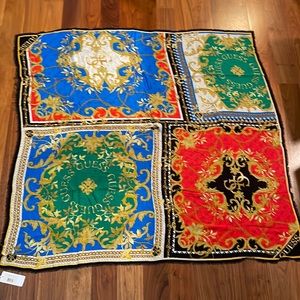 Guess scarf